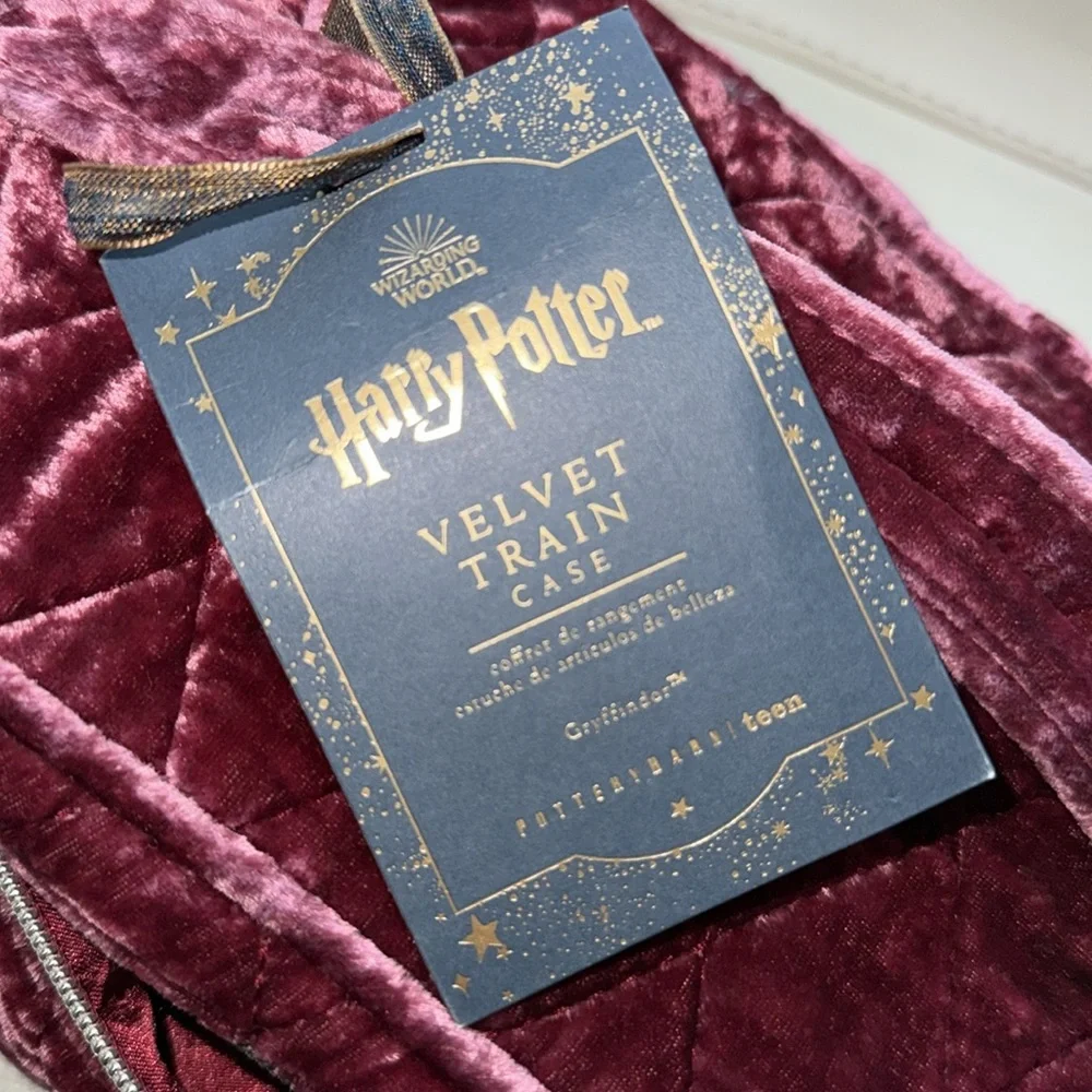 Harry Potter™‎ Gryffindor™ Velvet Train Case